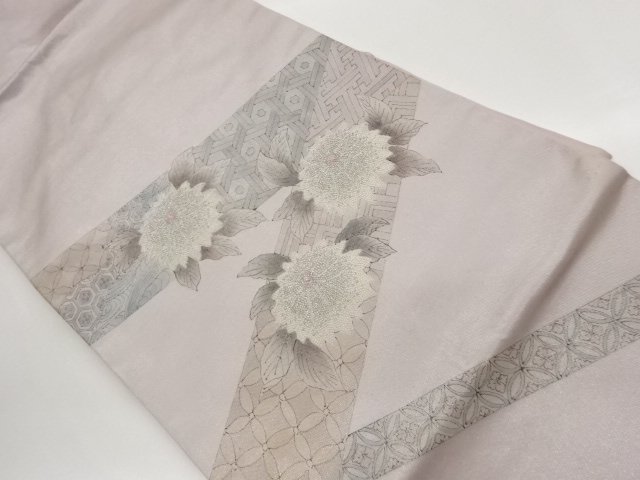変わり横段に花葉・古典柄模様刺繍名古屋帯